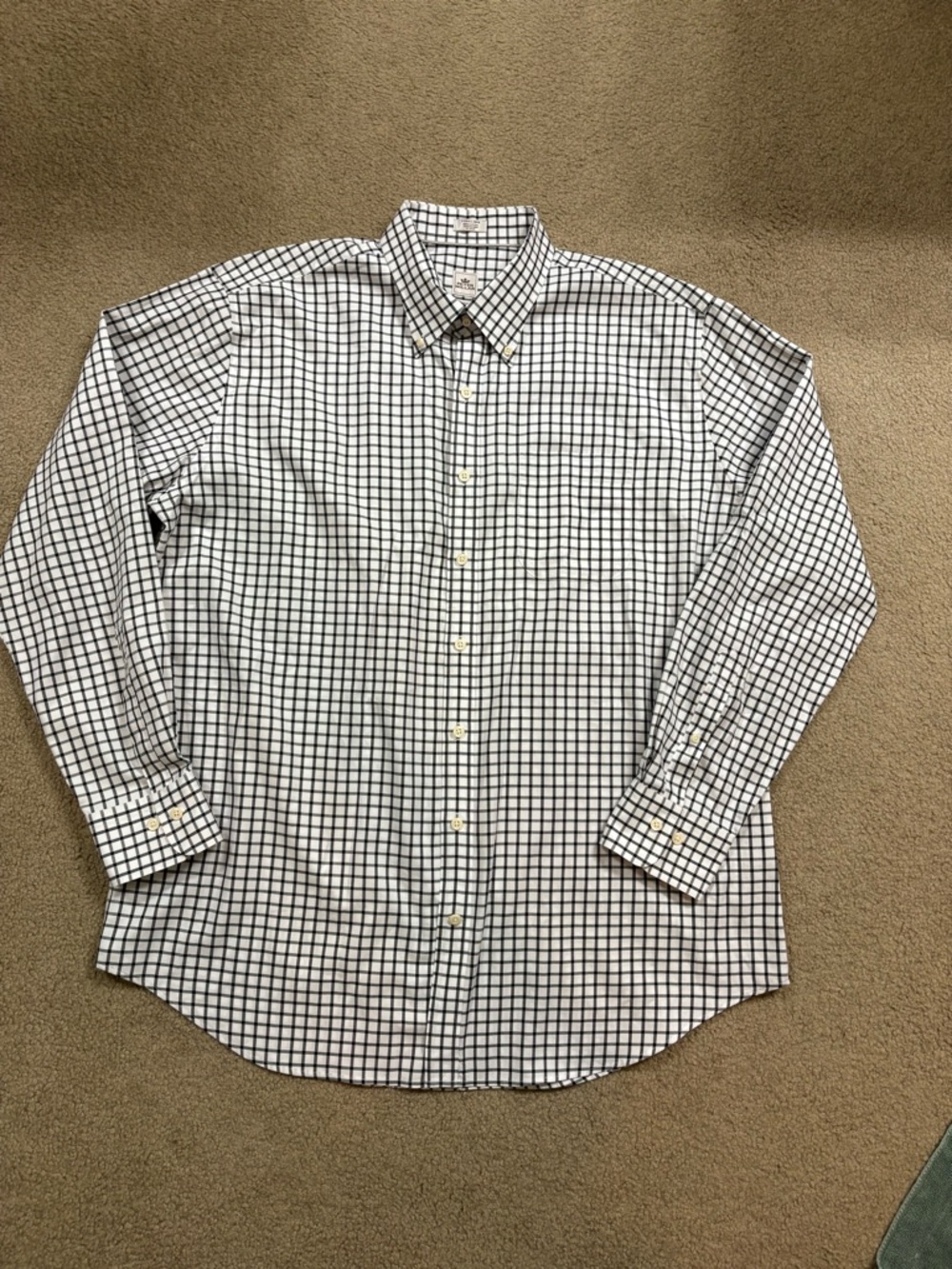 Peter Millar black and white windowpane design button up dress shirt. Men’s XL